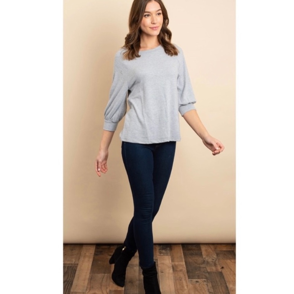 🆕 Grey Ribbon Back Top 🆕 - Picture 2 of 3